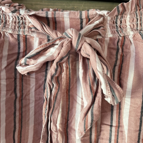 Hollister Cropped Tank‎ and Shorts Set Soft Smocked Pink Stripes Women's Large - Picture 6 of 10